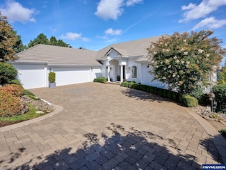 2375 Crestmont Cir S, Salem, OR 97302