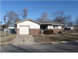 2908 W 32nd St S, Wichita, KS 67217