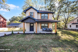 218 W King St, Jackson, TN 38301