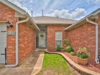 2120 NE 4th St, Moore, OK 73160
