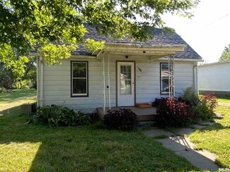 209 Central Ave, Saint David, IL 61563