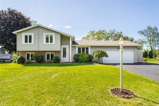 33 Denishire Dr, Rochester, NY 14624