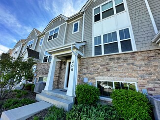 208 Goldenrod Dr Unit 1, Elgin, IL 60124