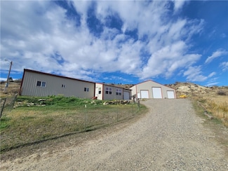 324 Old Divide Rd, Roundup, MT 59072