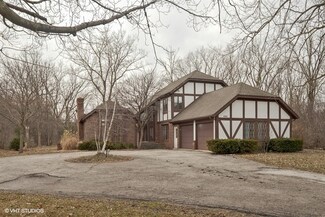 444 Wagner Rd, Northfield, IL 60093
