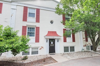 724 Garland Cir Unit D, Kalamazoo, MI 49008