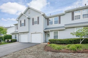 1211 Arapaho Ct, Naperville, IL 60540