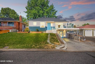 214 N 26th Ave, Yakima, WA 98902