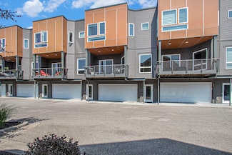 379 MacAtawa Park Unit 21, Holland, MI 49423