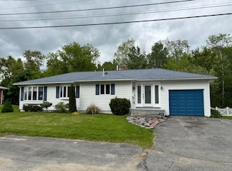 10 Goulet St, Lewiston, ME 04240