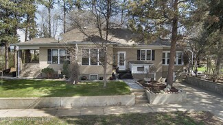 606 1st Ave E, Dickinson, ND 58601