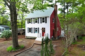 11 14th Ave, Wareham, MA 02571