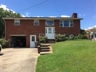 12 Crystal Ave, Williamstown, WV 26187