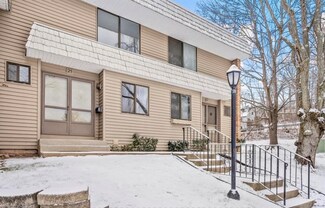 25 Redwood Ct Unit 25, Cromwell, CT 06416