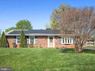 807 N Amelia St, Sterling, VA 20164