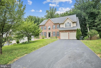 4704 Groves Ln, Fairfax, VA 22030