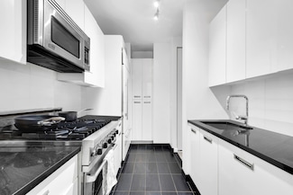 46-30 Center Blvd Unit 903, Long Island City, NY 11109