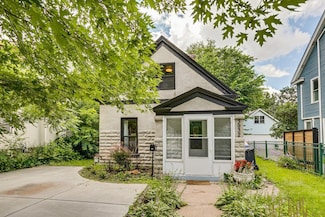 3932 Lyndale Ave S, Minneapolis, MN 55409