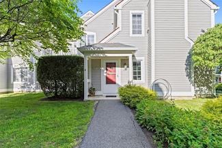 401 Chestnut Dr, Carmel, NY 10512