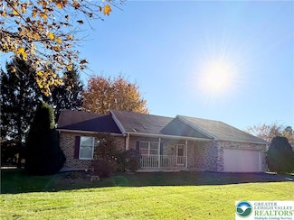 3100 Val Vista Dr, Easton, PA 18045