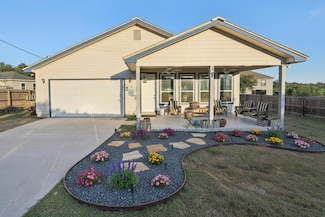 718 Chip Shot Cir, Spring Branch, TX 78070