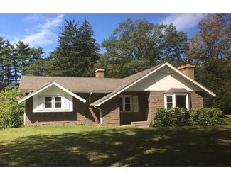384 Batchelor St, Granby, MA 01033
