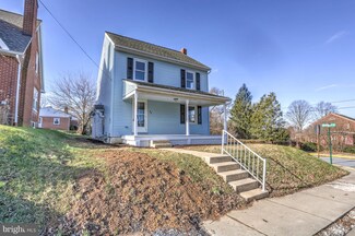 54 Union Ave, New Holland, PA 17557