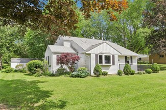 211 Homestead Dr, Valencia, PA 16059