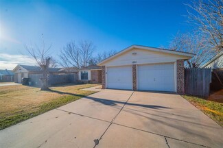 1201 Whispering Oaks Blvd, Moore, OK 73160