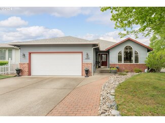 1480 NW Domenico Dr, Roseburg, OR 97471