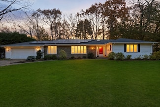 47 Academy Dr, Longmeadow, MA 01106