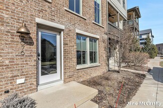 2076 Celadon Dr NE Unit 93, Grand Rapids, MI 49525