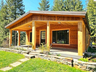 657 Bear Claw Rd, Clark Fork, ID 83811