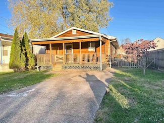 304 7th St, Huntington, WV 25705