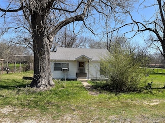 108 N Brackett St, Bokchito, OK 74726