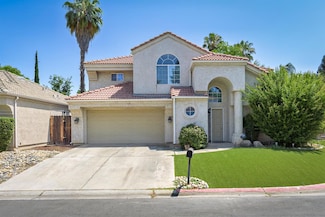 9544 N Whitehouse Dr, Fresno, CA 93720