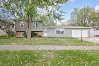 716 Ashton Ln S, Champaign, IL 61820