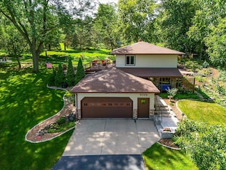5799 Woodland Dr, Waunakee, WI 53597