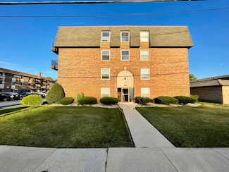 9143 S Roberts Rd Unit 19, Hickory Hills, IL 60457
