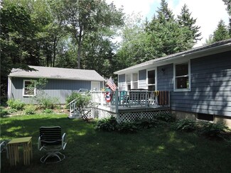 11 Nahanada Rd, New Harbor, ME 04554
