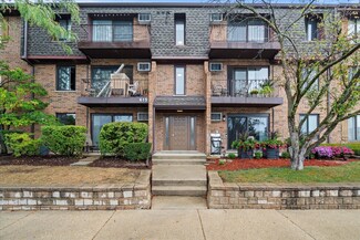 615 N Briar Hill Ln Unit 1, Addison, IL 60101