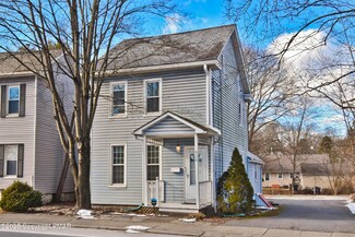 511 N 5th St, Stroudsburg, PA 18360