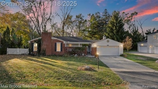 2724 Alveston Dr, Bloomfield Hills, MI 48304