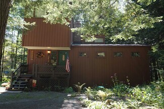 1126 Wheelock Rd, Hartford, VT 05001