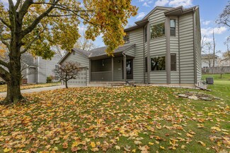 3806 Ridgewood Ct, Valparaiso, IN 46383