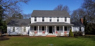 960 Putnam Ave, Cotuit, MA 02635
