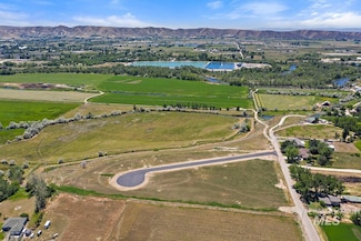 1960 Moonlight Ln, Emmett, ID 83617
