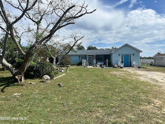 275 Salty Shores Rd, Newport, NC 28570