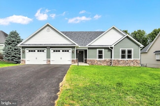 6279 Oak Leaf Ln N, Fayetteville, PA 17222