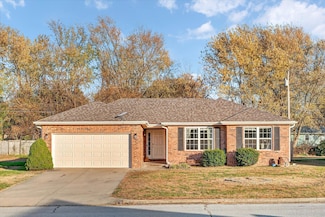 2320 S Mesa Dr, Bolivar, MO 65613